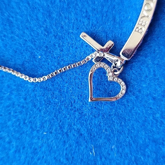 Adjustable bar crystal bracelet with charms. - Picture 3 of 5